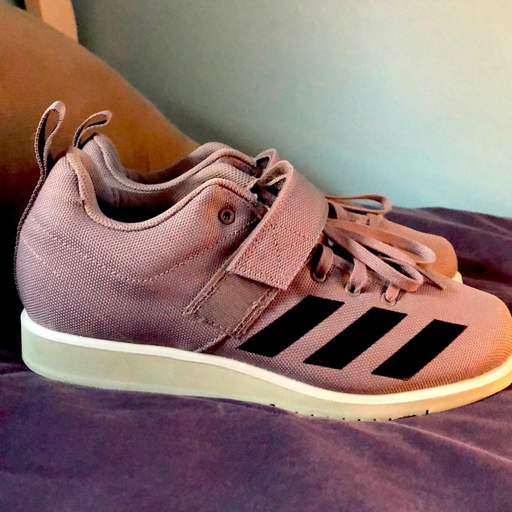 NWOT Adidas powerlift shows men’s 7.5 women’s 9